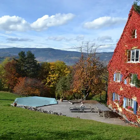 Les Fermes De Pinpin Casa de Férias *
